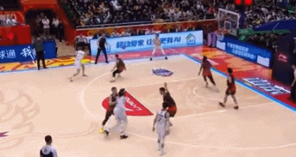 段冉:张帆大心脏三分完成自我救赎 山东一只脚处在悬崖边上了