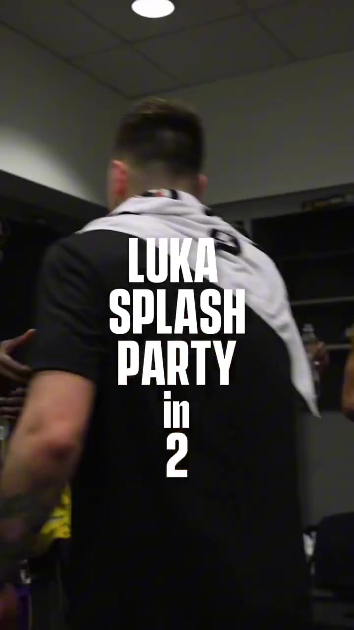 这氛围！爱了?40岁老詹假正经拍拍东契奇 随后带头狂浇水?